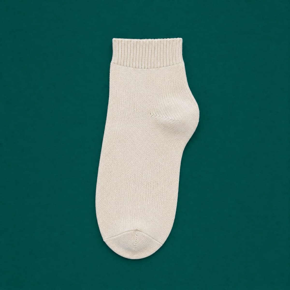 Plain Ankle 20 — 20% recycled yarn, photographed flat